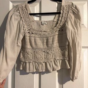 AMERICAN EAGLE SMOCKED LONG SLEEVE